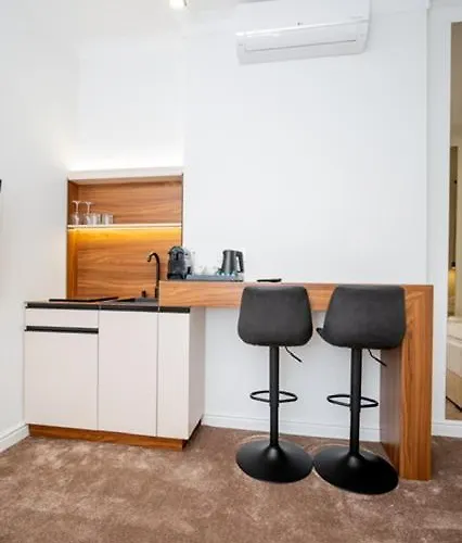 Makenzi アパート