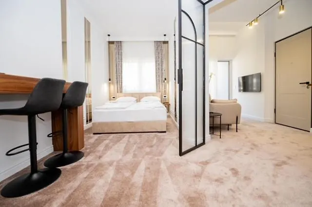 Makenzi Apartament *