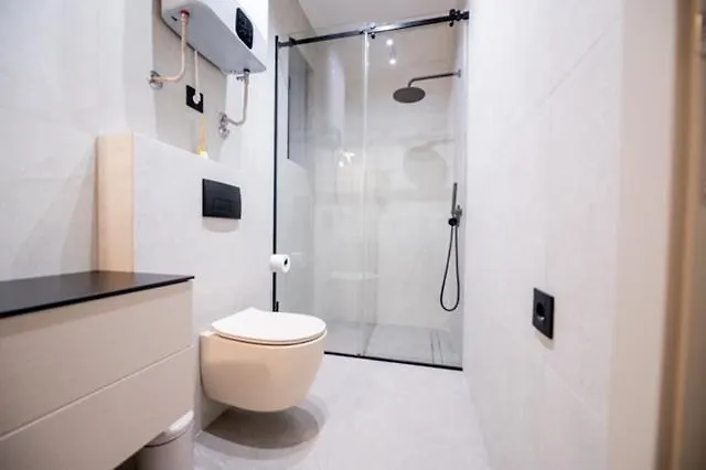 Makenzi アパート