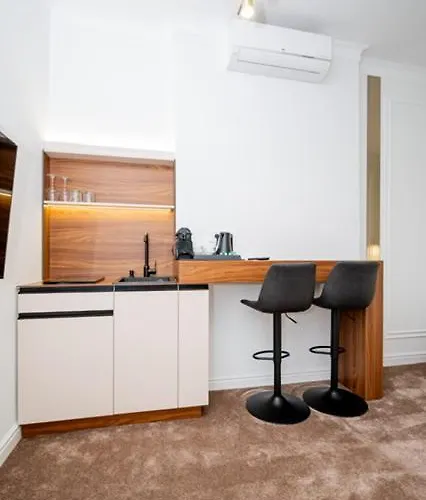 Makenzi Apartament Belgrad