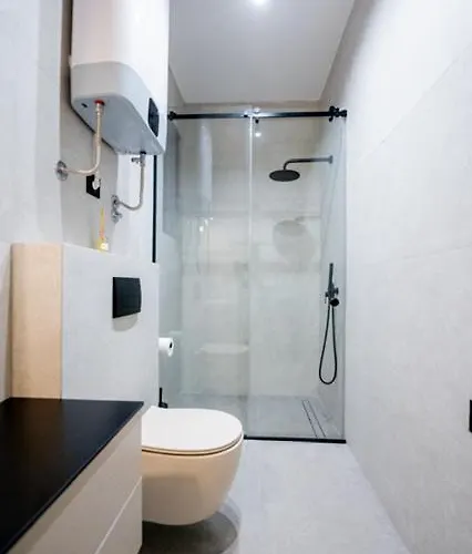 Makenzi アパート ベオグラード